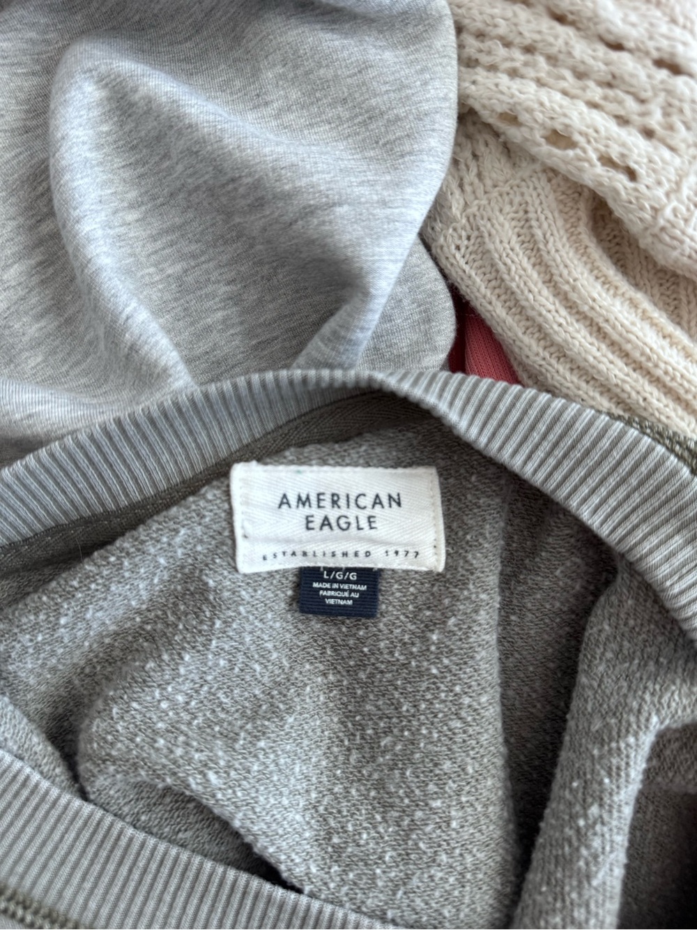 American Eagle - Graphic Crewneck - Picture 2 of 2